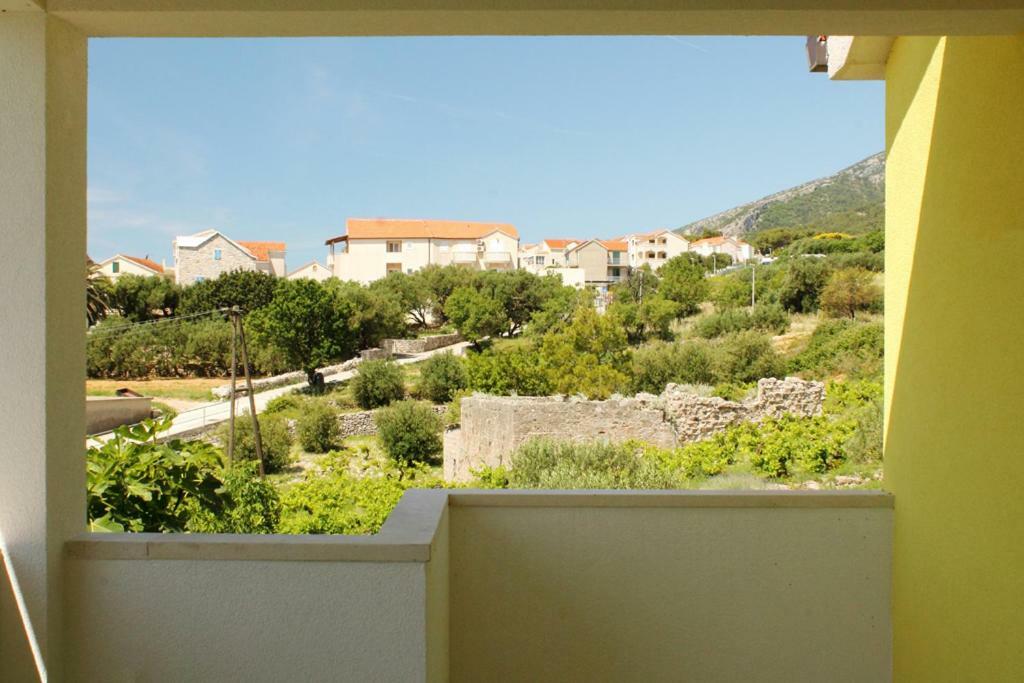 Apartments Nejasmic - Little House For Peaceful And Domestic Vacation Bol Exteriér fotografie